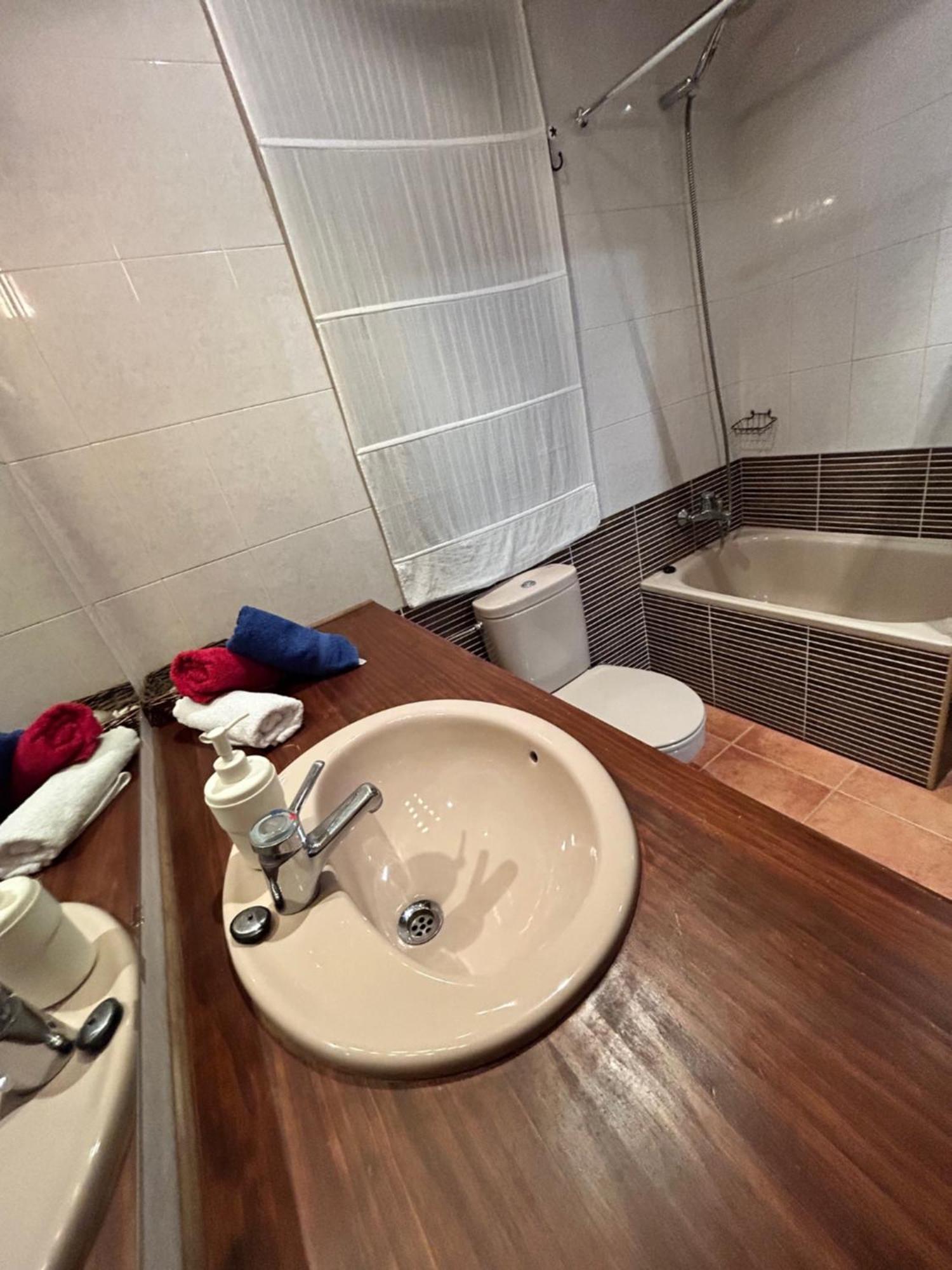 Apartaments Arenys De Boi Bohi Phòng bức ảnh